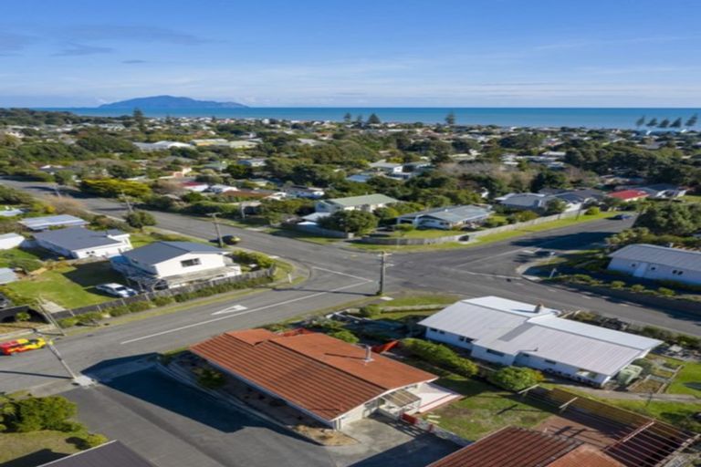 Photo of property in 56 Toi Street, Otaki Beach, Otaki, 5512