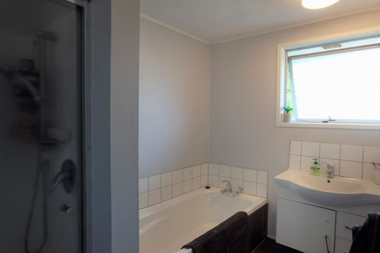 Photo of property in 31 Tabitha Crescent, Henderson, Auckland, 0612