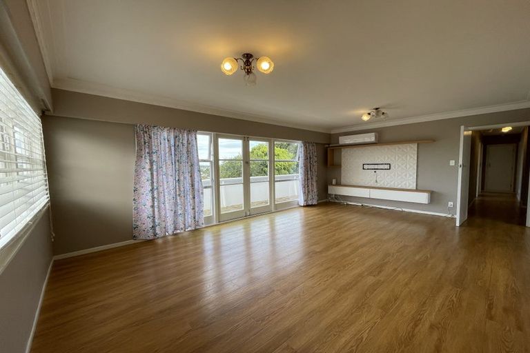 Photo of property in 117 Forrest Hill Road, Forrest Hill, Auckland, 0620