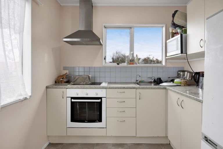 Photo of property in 1 Charles Major Place, Hawera, 4610