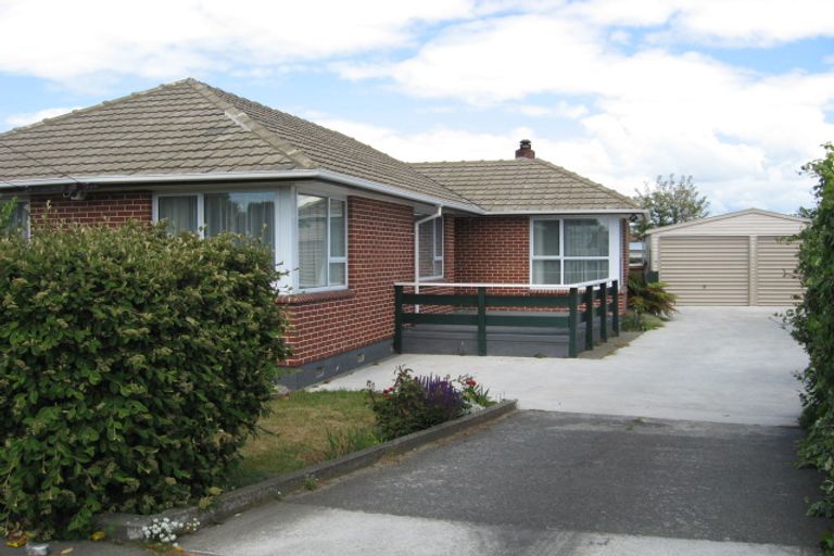 Photo of property in 314 Lake Terrace Road, Shirley, Christchurch, 8061