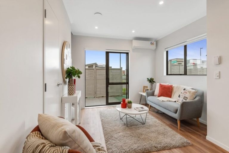 Photo of property in 37 Nganui Avenue, Takanini, 2112