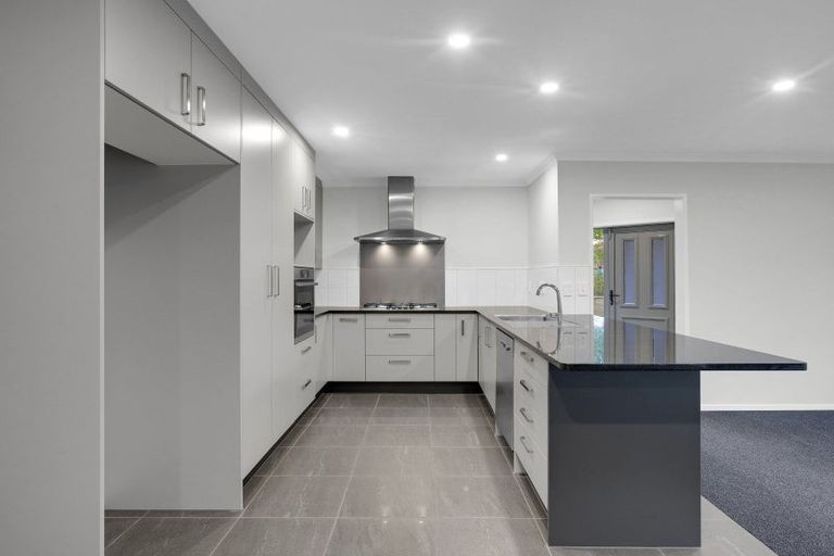 Photo of property in 24 Hollinger Place, Nawton, Hamilton, 3200