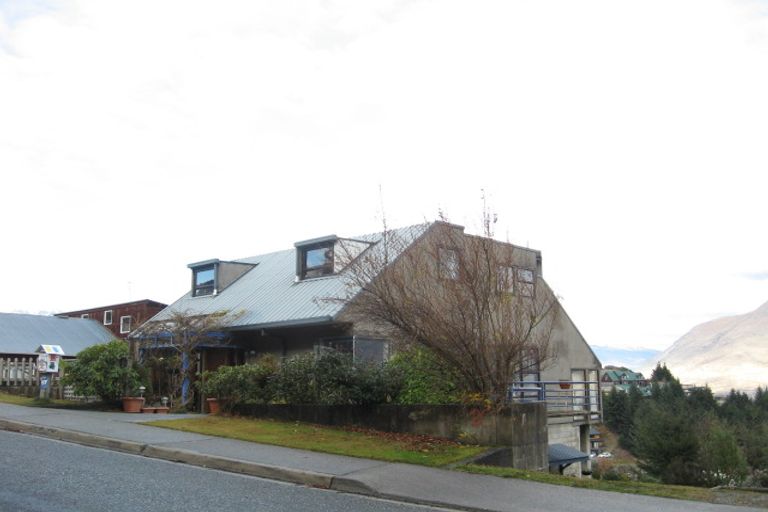 Photo of property in 20 Dart Place, Fernhill, Queenstown, 9300