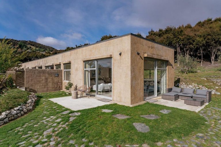 Photo of property in 18 Hidden Hills Drive, Wanaka, 9305