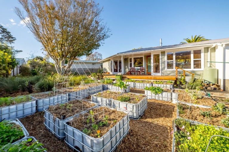 Photo of property in 9 Card Crescent, Featherston, 5710