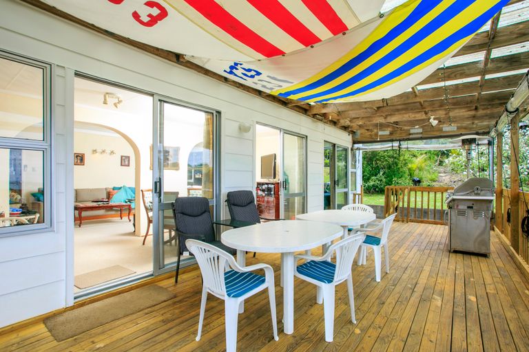 Photo of property in 27 Baddeleys Beach Road, Tawharanui Peninsula, Matakana, 0986