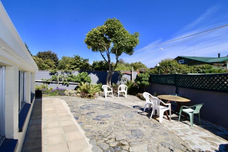 Photo of property in 2 Cambridge Place, Holmes Hill, Oamaru, 9401