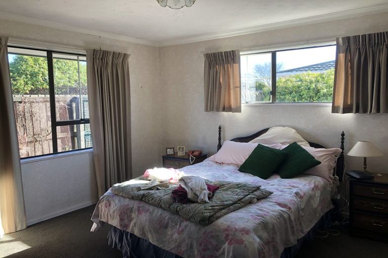 Photo of property in 2/54 Aorangi Road, Bryndwr, Christchurch, 8053