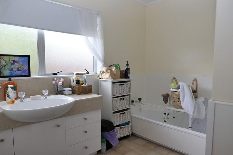 Photo of property in 15 Kaimanawa Street, Paraparaumu, 5032