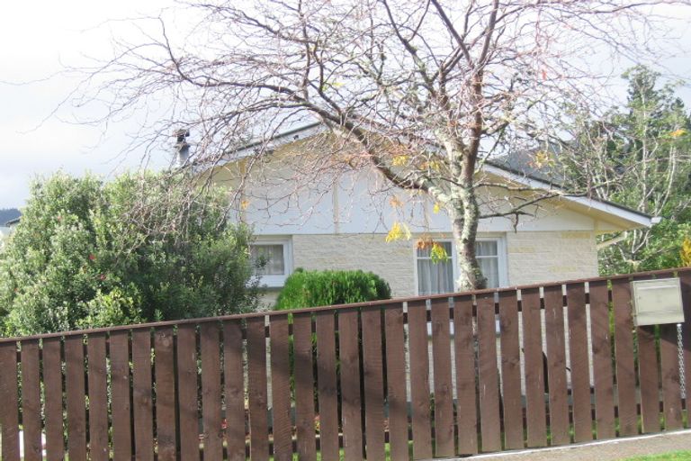 Photo of property in 3 Shackleton Grove, Stokes Valley, Lower Hutt, 5019