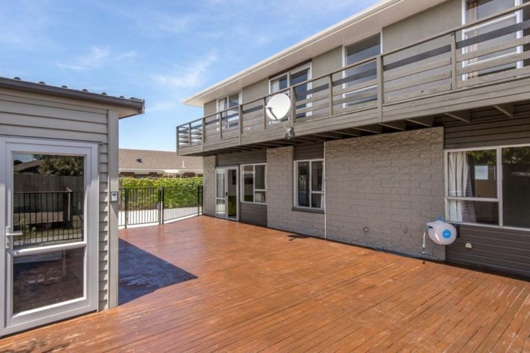 Photo of property in 4 Portnall Place, Parklands, Christchurch, 8083