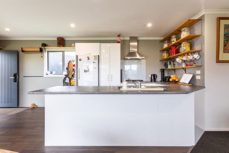 Photo of property in 220 Cowper Road, Dannevirke, 4976