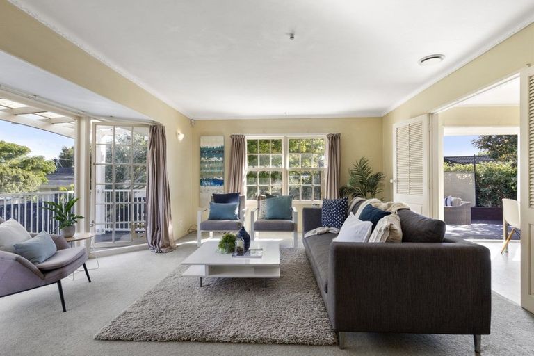 Photo of property in 11 Fielding Crescent, Farm Cove, Auckland, 2012