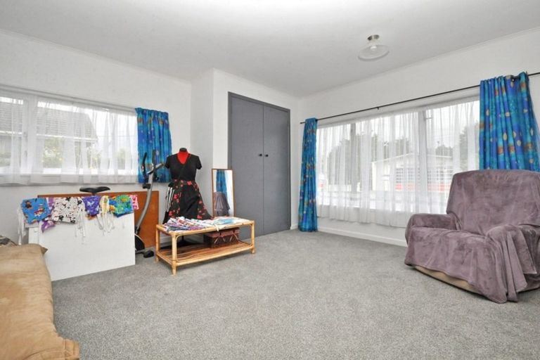 Photo of property in 35 Township Road, Waitakere, Auckland, 0816