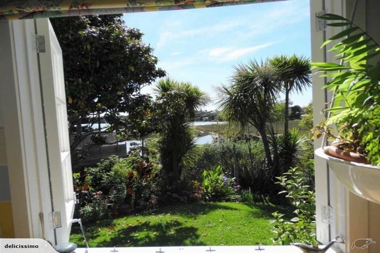 Photo of property in 68 Aramoana Avenue, Devonport, Auckland, 0624
