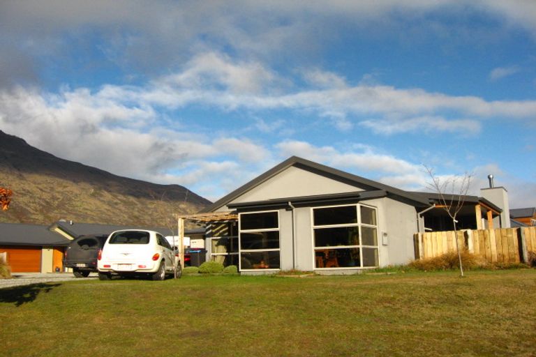 Photo of property in 7 Bridesdale Drive, Lake Hayes, Queenstown, 9304
