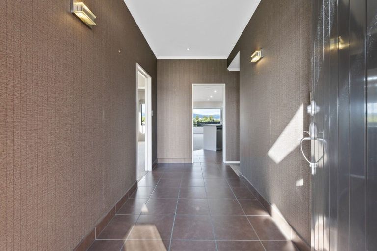 Photo of property in 47 Tennyson Avenue, Kelvin Grove, Palmerston North, 4414