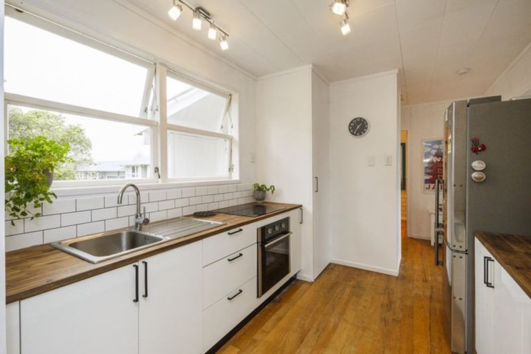 Photo of property in 20 Fergusson Street, Marton, 4710