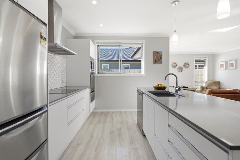 Photo of property in 6 Cassinia Close, Papamoa Beach, Papamoa, 3118