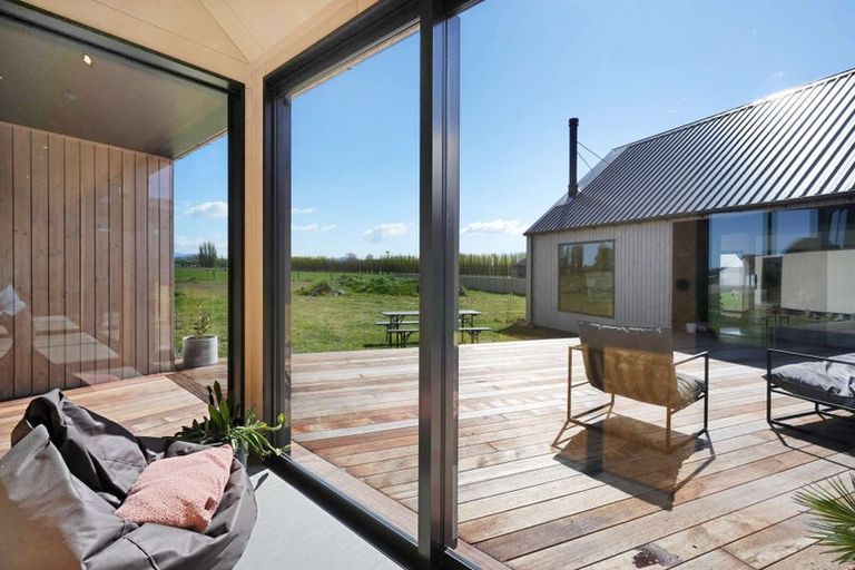 Photo of property in 82 Queens Avenue, Waikuku Beach, 7402