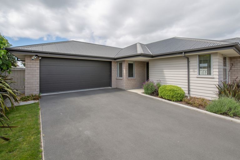 Photo of property in 18 Munich Place, Bromley, Christchurch, 8062