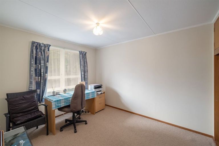 Photo of property in 12 Denniston Crescent, Redwood, Christchurch, 8051