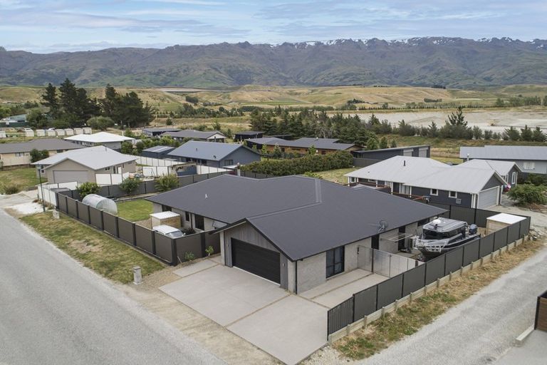 Photo of property in 39 Missy Crescent, Mount Pisa, Cromwell, 9383