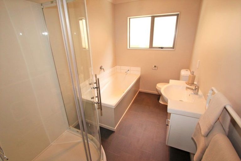 Photo of property in 16 Spritsail Place, Whitby, Porirua, 5024