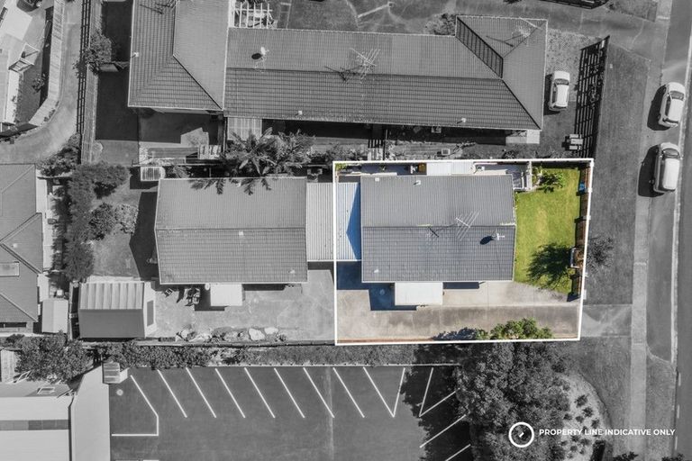 Photo of property in 1/52 Florence Avenue, Orewa, 0931