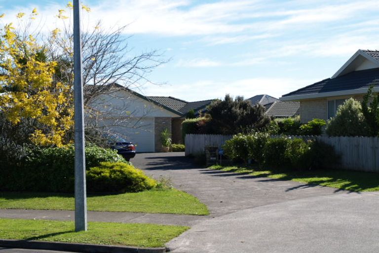 Photo of property in 27 Oakridge Way, Northpark, Auckland, 2013