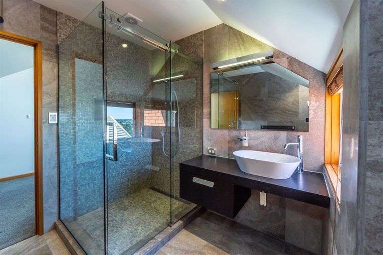 Photo of property in 3 Delhi Place, Cashmere, Christchurch, 8022