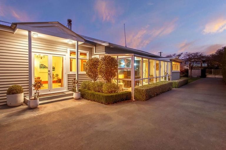 Photo of property in 32 Windermere Road, Papanui, Christchurch, 8053