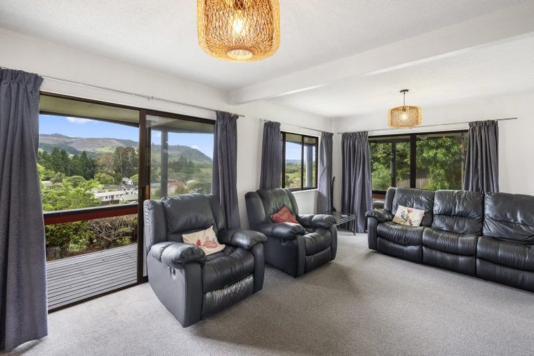 Photo of property in 7 Rika Place, Kawaha Point, Rotorua, 3010
