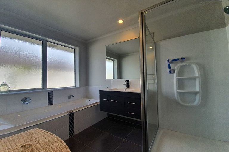 Photo of property in 61 Sunningdale Street, Wattle Downs, Auckland, 2103