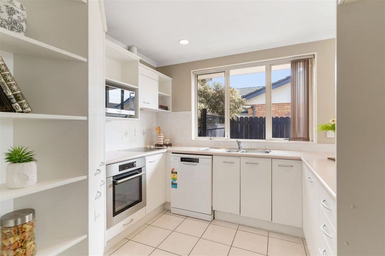 Photo of property in 57 Fernbrook Close, Burswood, Auckland, 2013