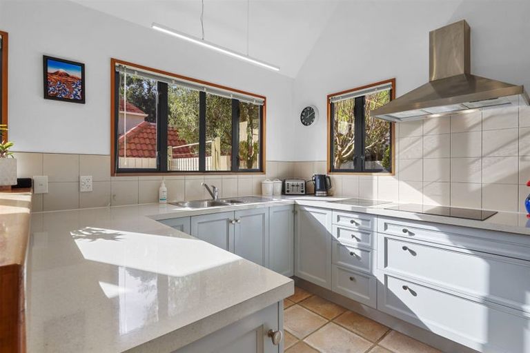 Photo of property in 5 Virginia Lane, Mount Pleasant, Christchurch, 8081