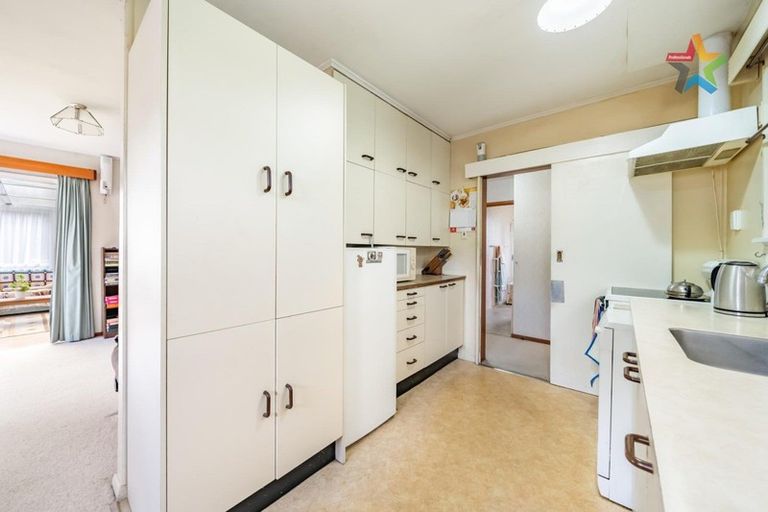 Photo of property in 5 Rawhiti Street, Stokes Valley, Lower Hutt, 5019