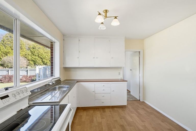 Photo of property in 33 Staveley Street, Avonhead, Christchurch, 8042