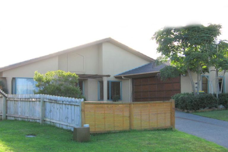 Photo of property in 28 Ballycullanie Place, Dannemora, Auckland, 2016