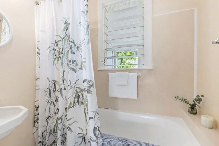 Photo of property in 240 Adelaide Road, Newtown, Wellington, 6021