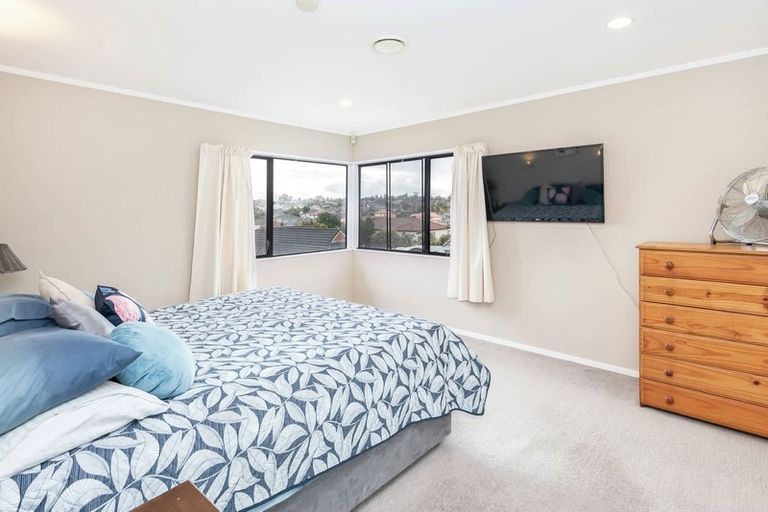 Photo of property in 20 Simmental Crescent, Somerville, Auckland, 2014