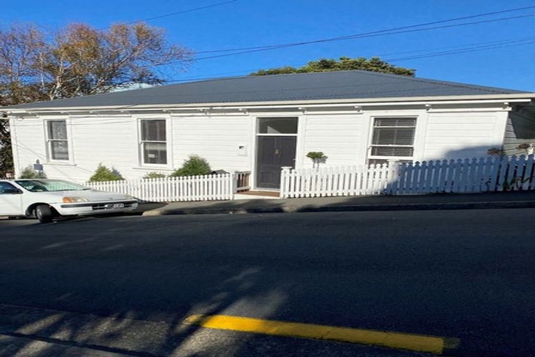 Photo of property in 49 Aurora Terrace, Kelburn, Wellington, 6012