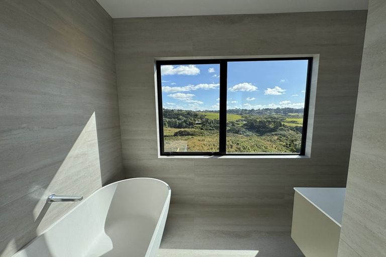 Photo of property in 32 Ridgehill Rise, Flat Bush, 2019