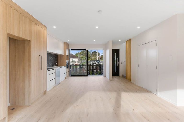 Photo of property in 1/56 Salisbury Road, Birkdale, Auckland, 0626