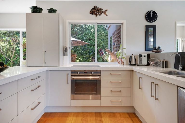 Photo of property in 42a Masterton Road, Rothesay Bay, Auckland, 0630