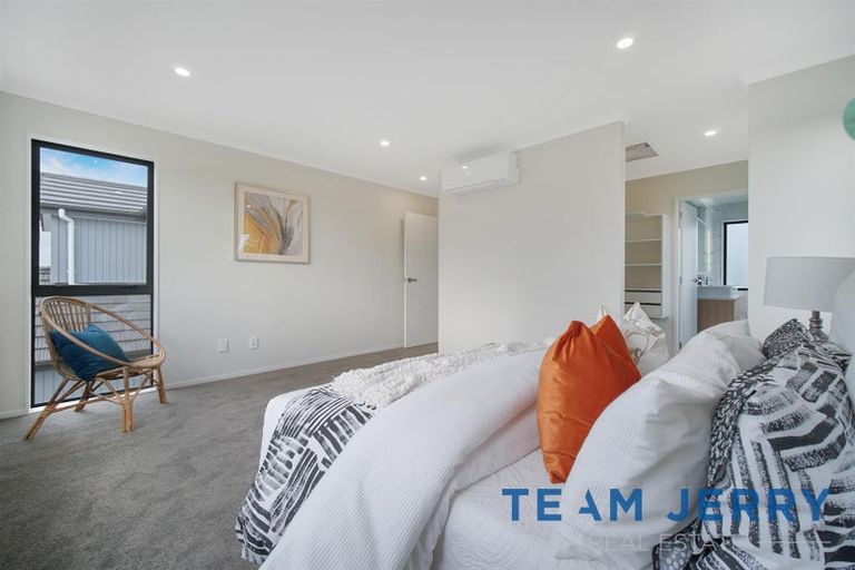 Photo of property in 2 Gertrude Cole Road, Clarks Beach, 2122