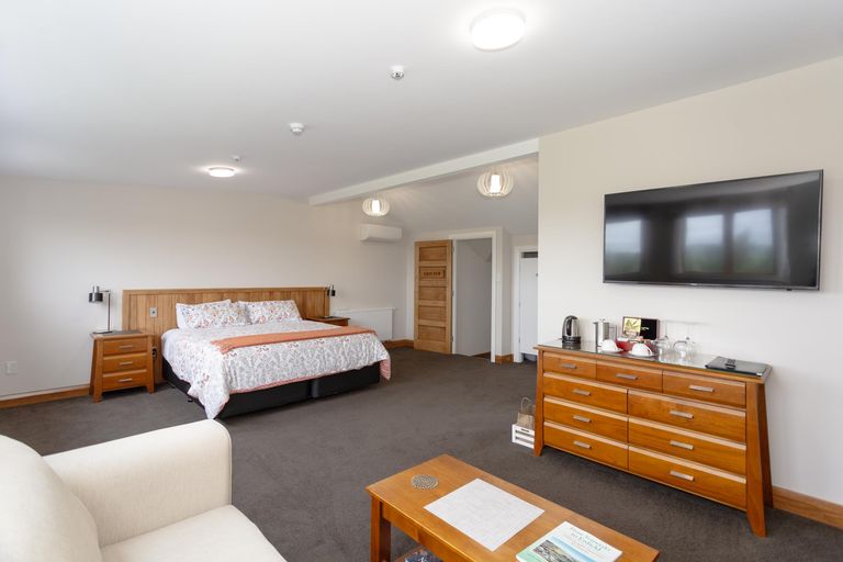 Photo of property in 33 Wellington Street, Enfield, Oamaru, 9491