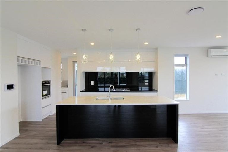 Photo of property in 31 Pickaberry Avenue, Karaka, Papakura, 2113