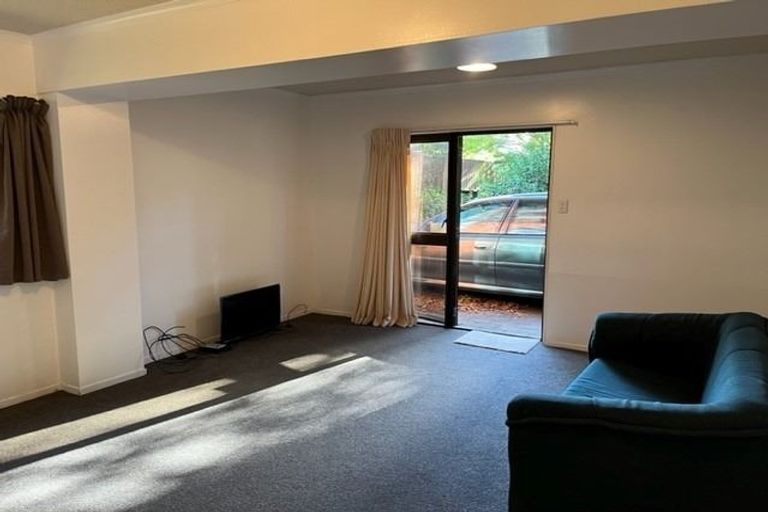 Photo of property in 4/2a Spencer Place, Merrilands, New Plymouth, 4312